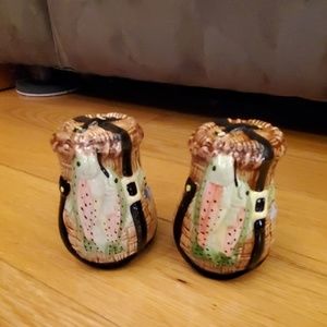 Fishing salt and pepper shakers